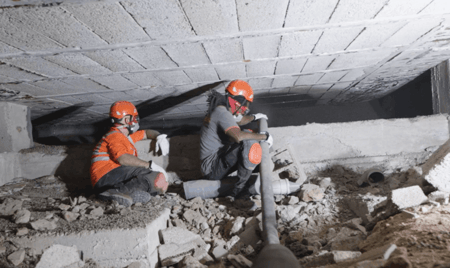 Bombeo de arcilla en el interior del forjado del colegio