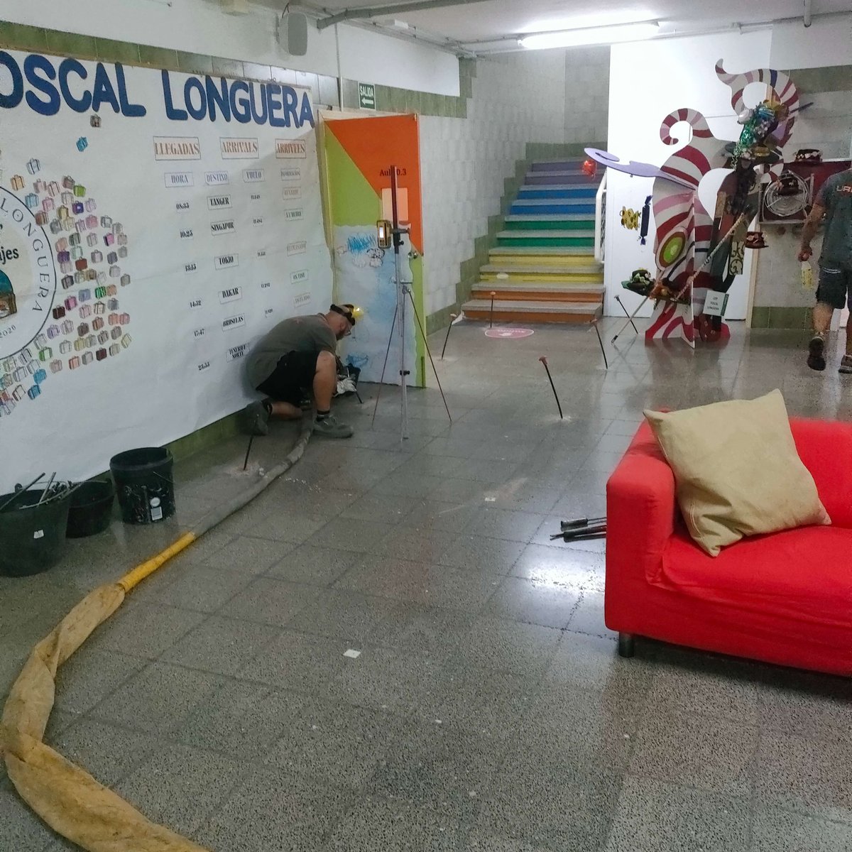 Inyecciones de resina en el interior del colegio