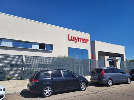 Fachada de la nave industrial