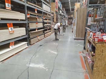Presencia de grietas en el pavimento