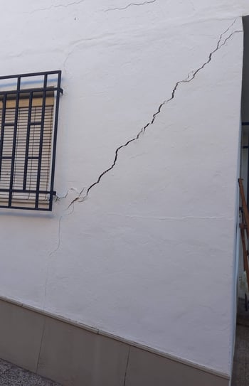 Grietas en la fachada