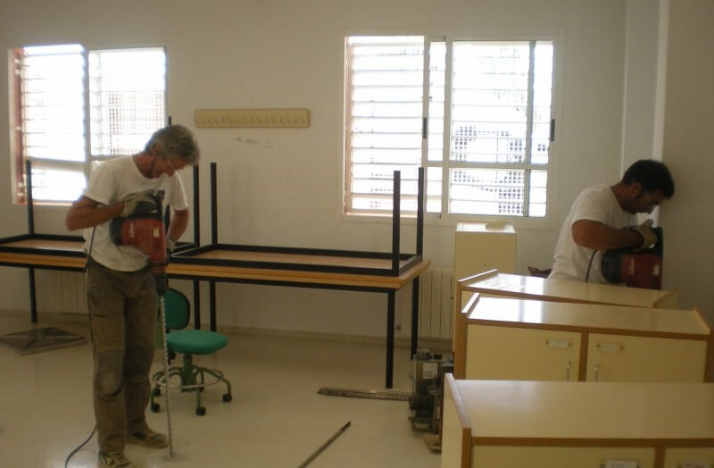 Perforaciones en el interior del instituto