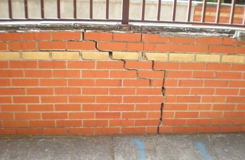 Grietas en la pared