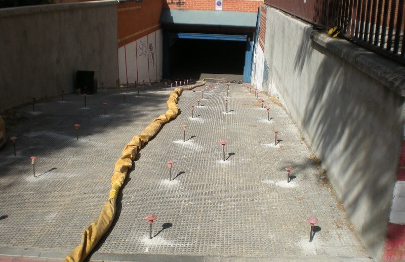 Inyecciones en el acceso al garaje