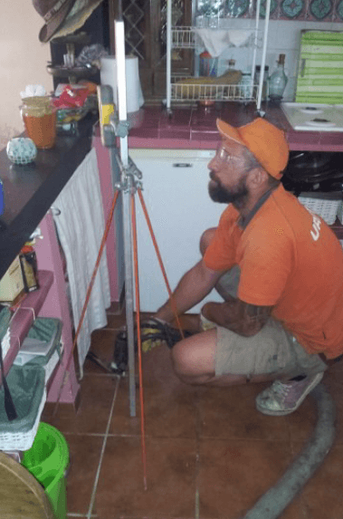 Inyección de resina en el interior de la vivienda