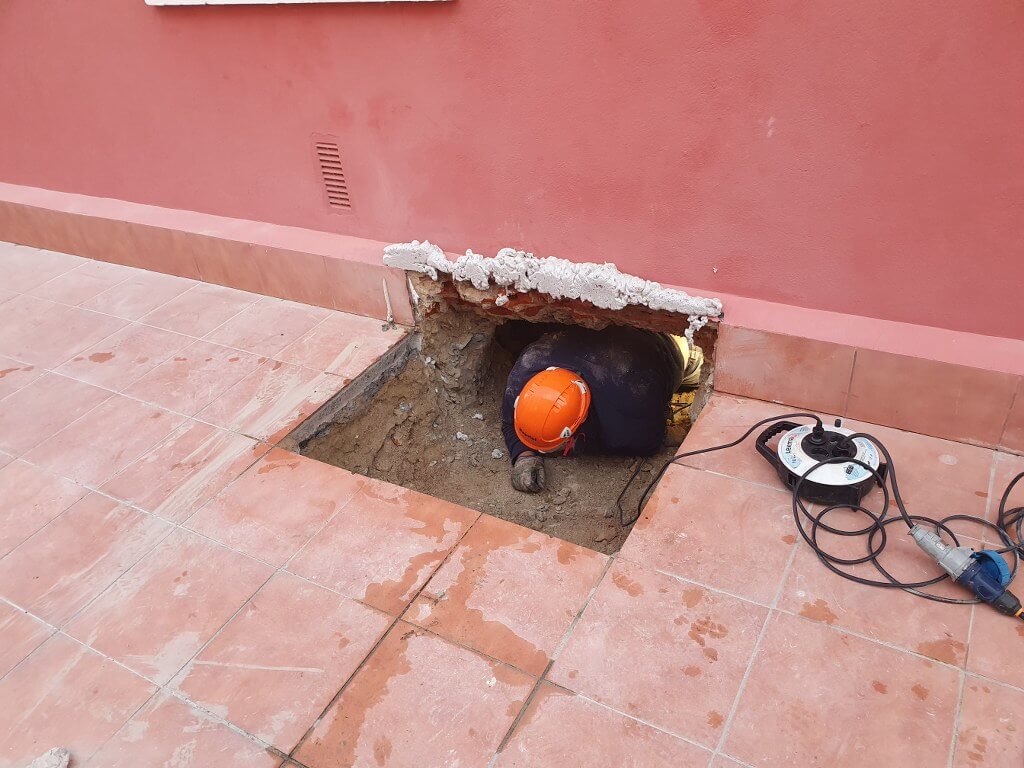 Entrada en el forjado sanitario