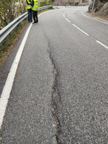 Grietas en el pavimento