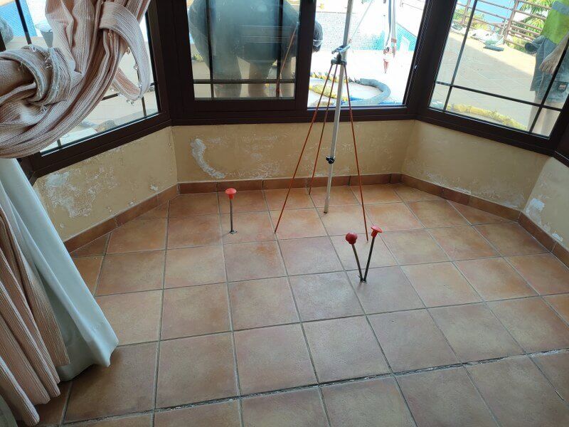 Inyecciones de resina en el interior de la vivienda