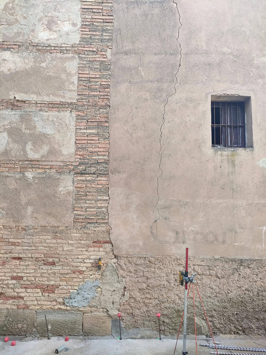 Grietas en la fachada