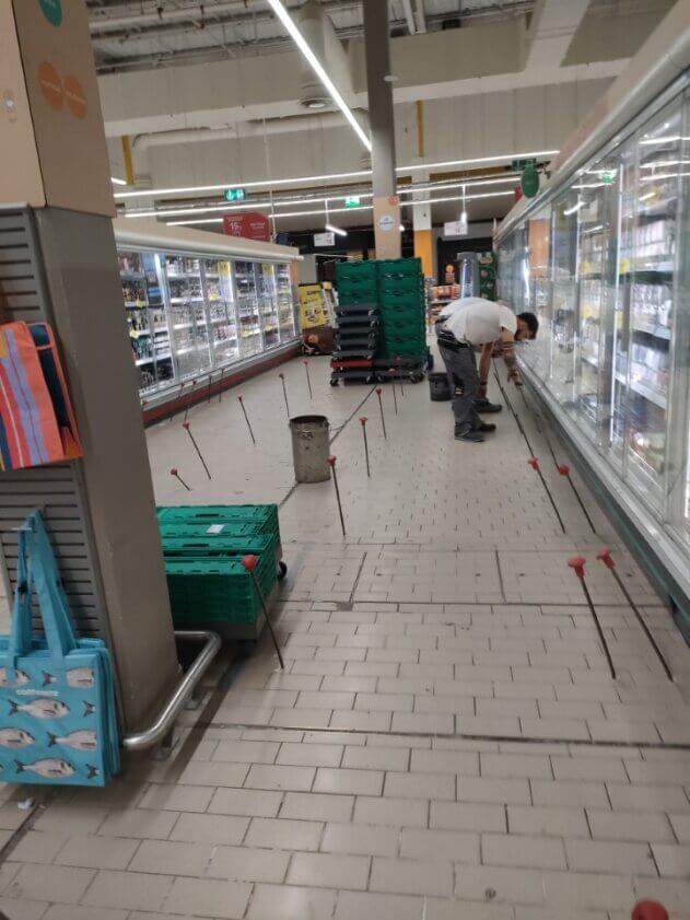 Inyecciones de resina en superficie de un supermercado