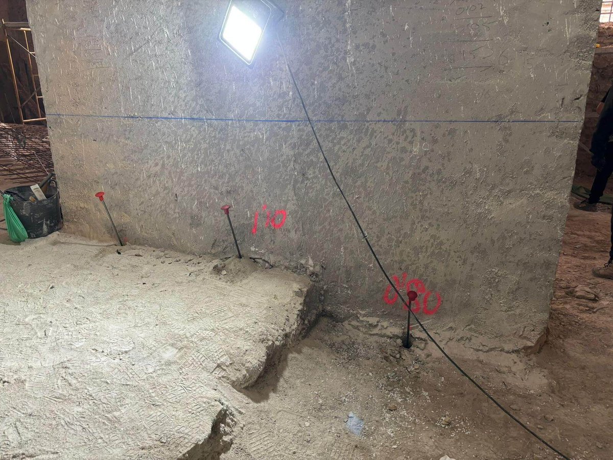 Malla de inyección de resina en el perímetro del muro