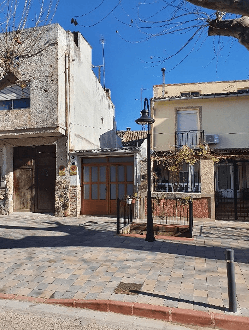 Fachada de la vivienda de la intervención
