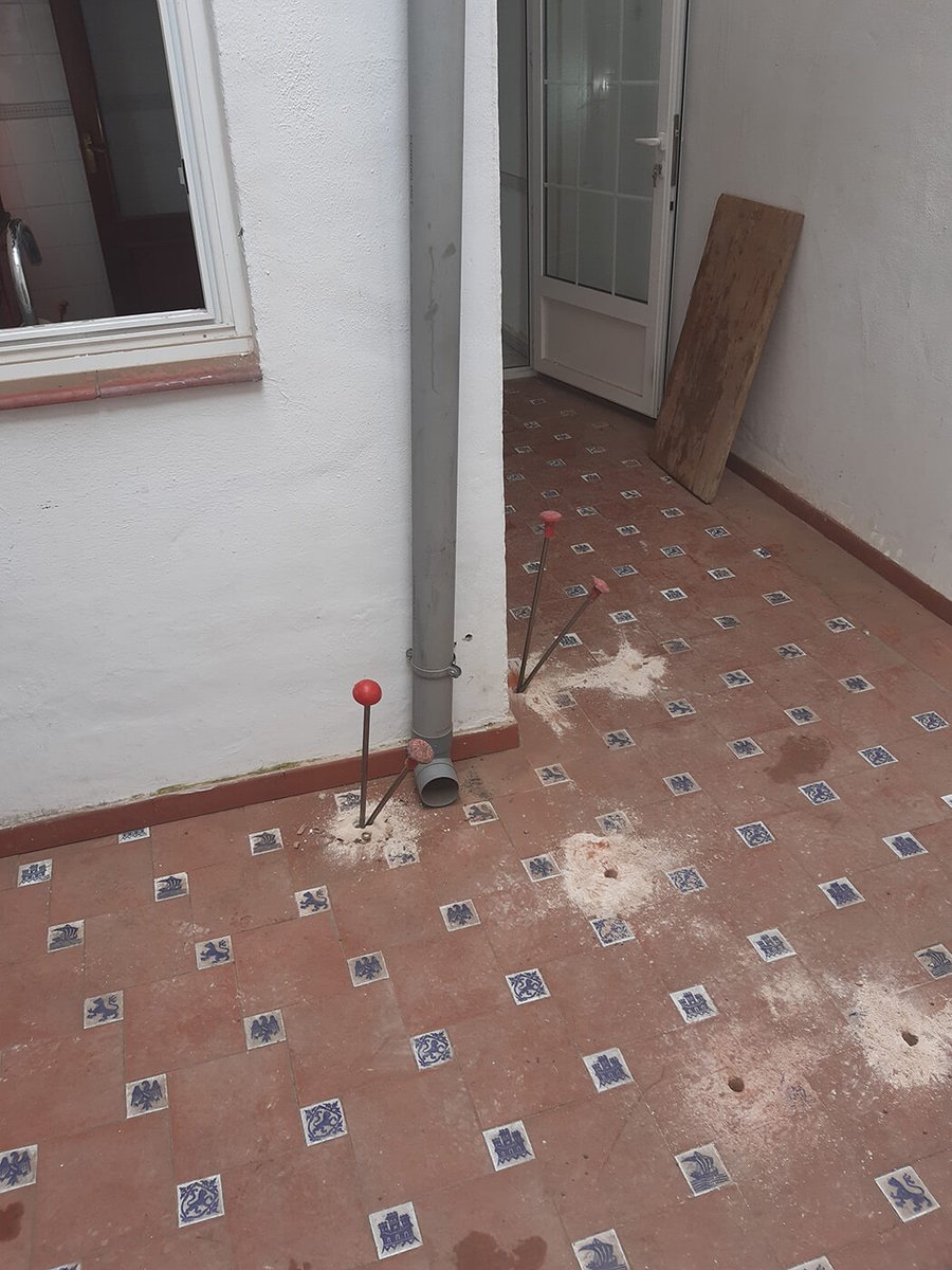 Puntos de inyección de resina en la cavidad subterránea