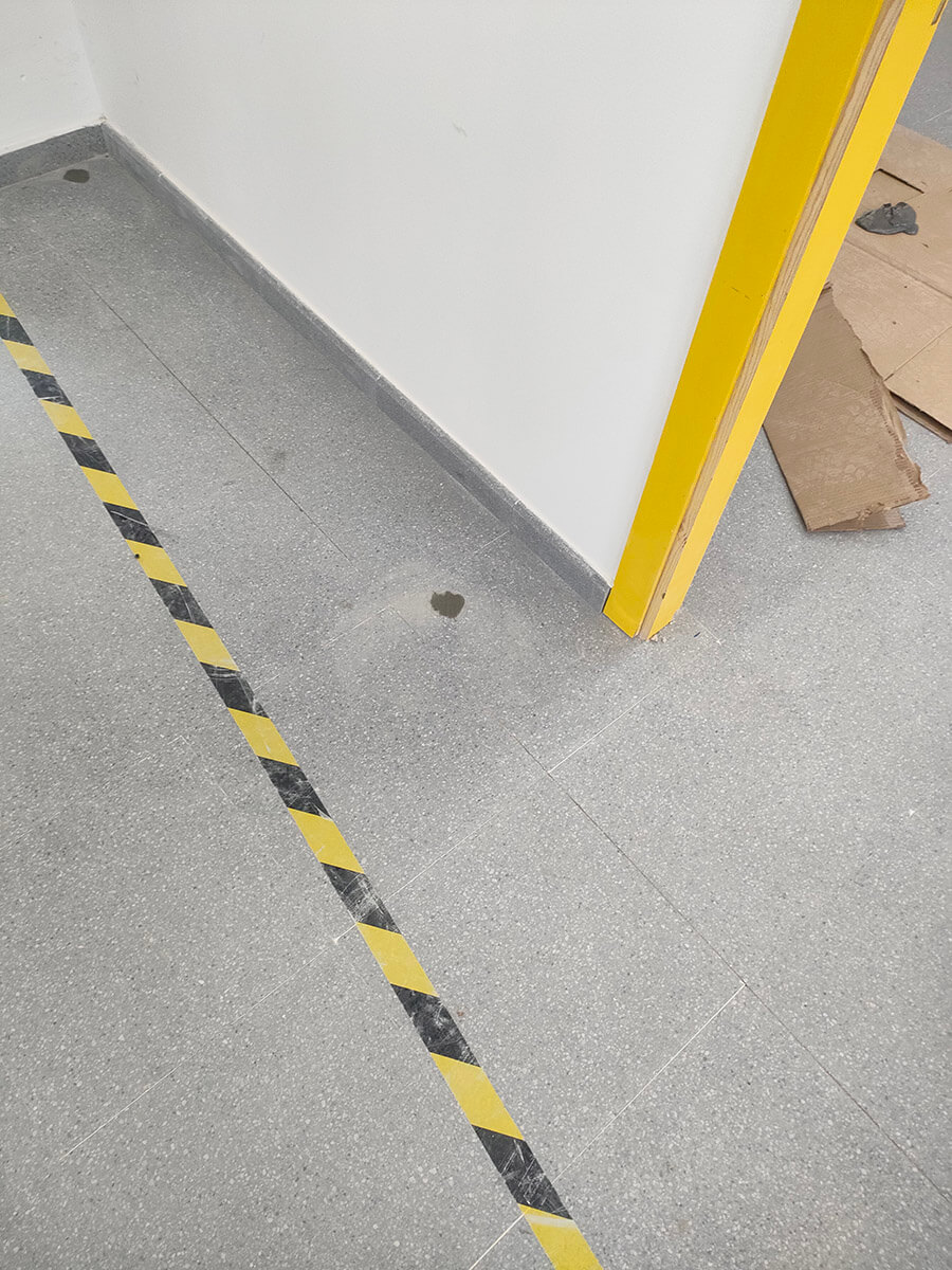 Sellado de las perforaciones para la inyección de resina