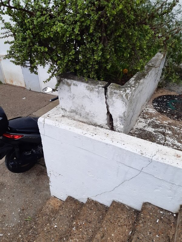 Grietas en un muro