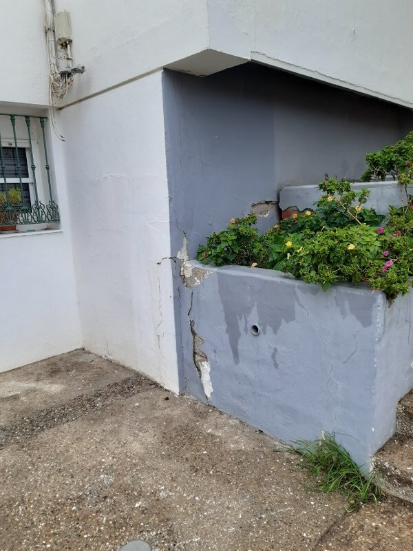 Grietas en la fachada