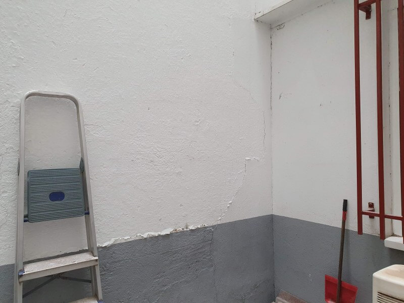 Grietas en el patio interior