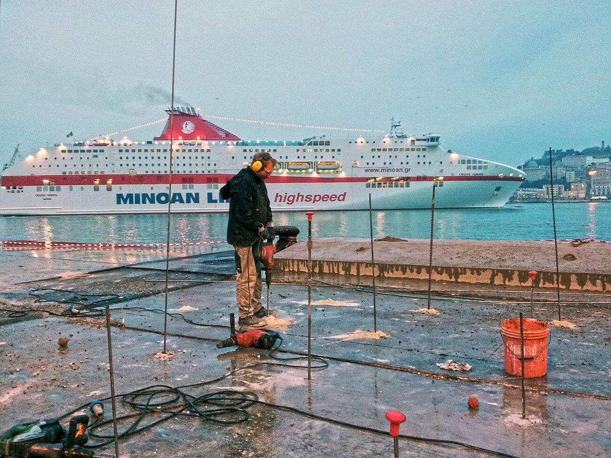 Consolidación de terreno de cimentación en un puerto