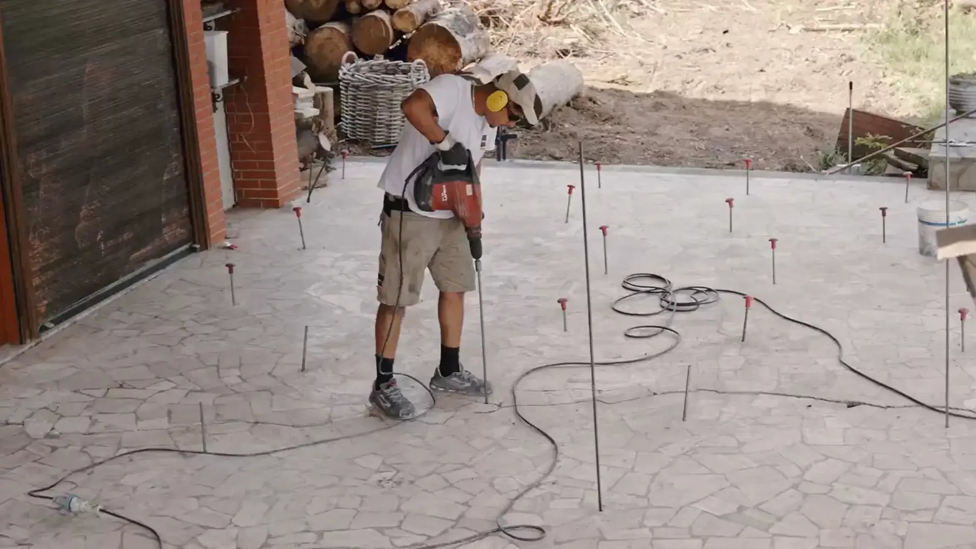 Inserción de los tubos perforados Uretek Multipoint