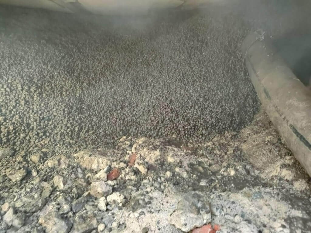 Interior de la cavidad rellena de arcilla