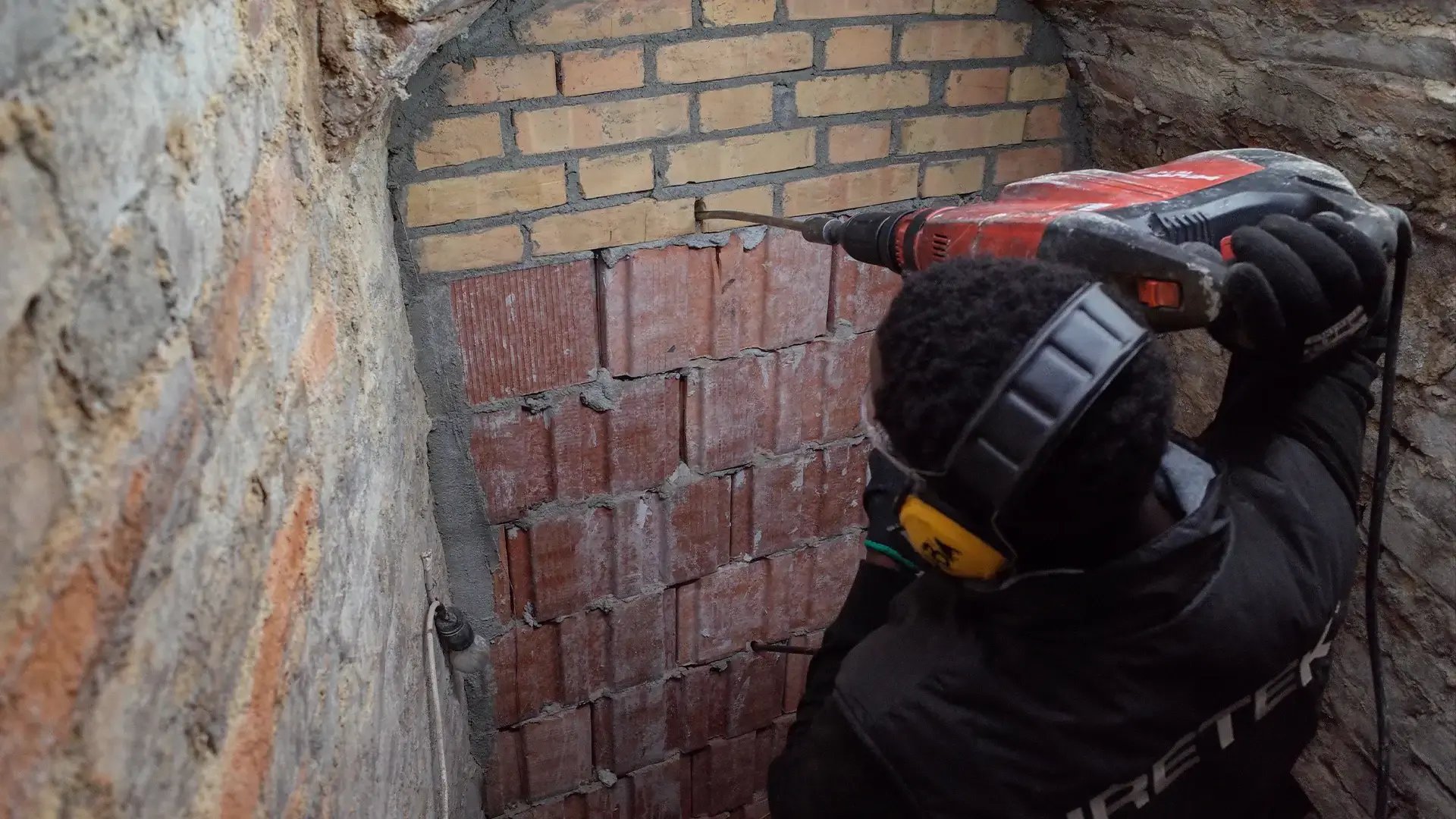 Perforaciones e inserción de cánulas de inyección