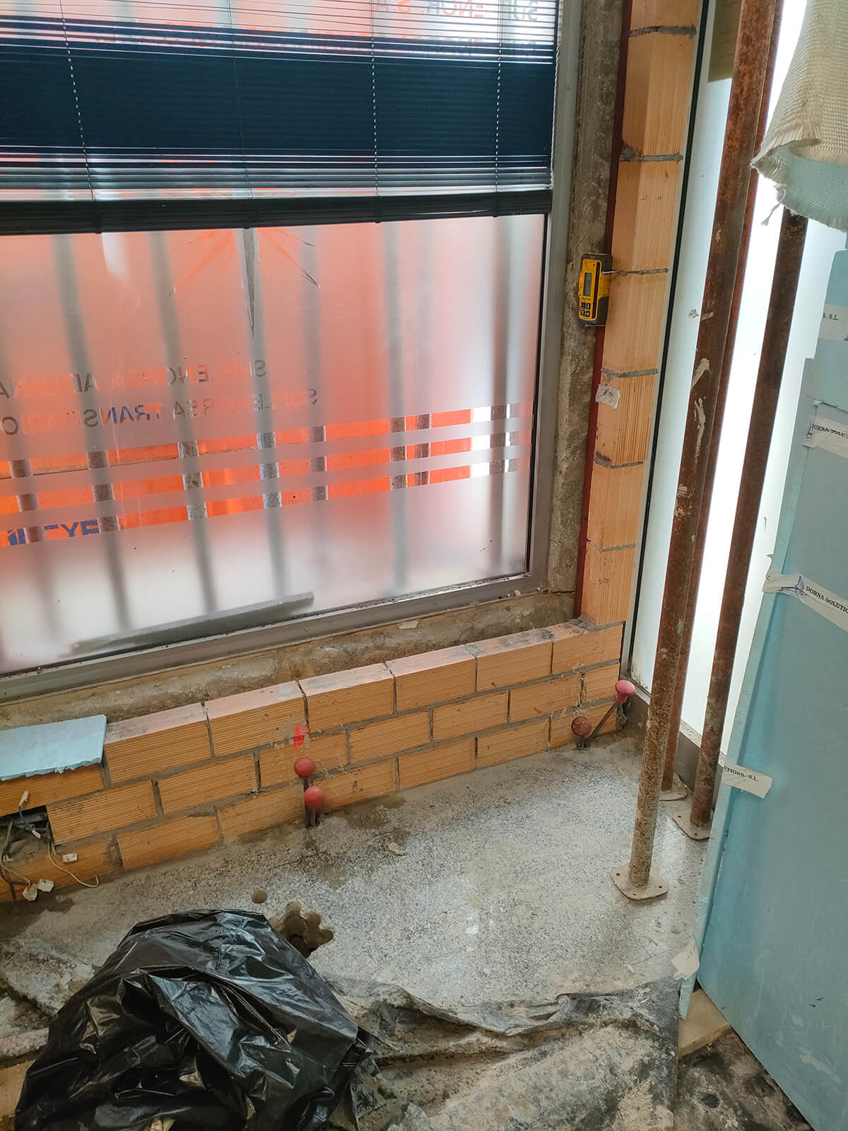 Inyecciones de resina en el terreno afectado
