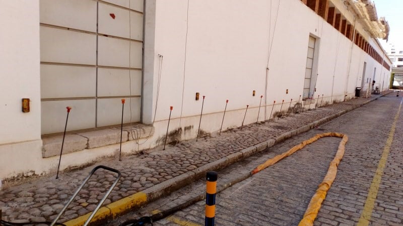 Malla de inyecciones en el exterior