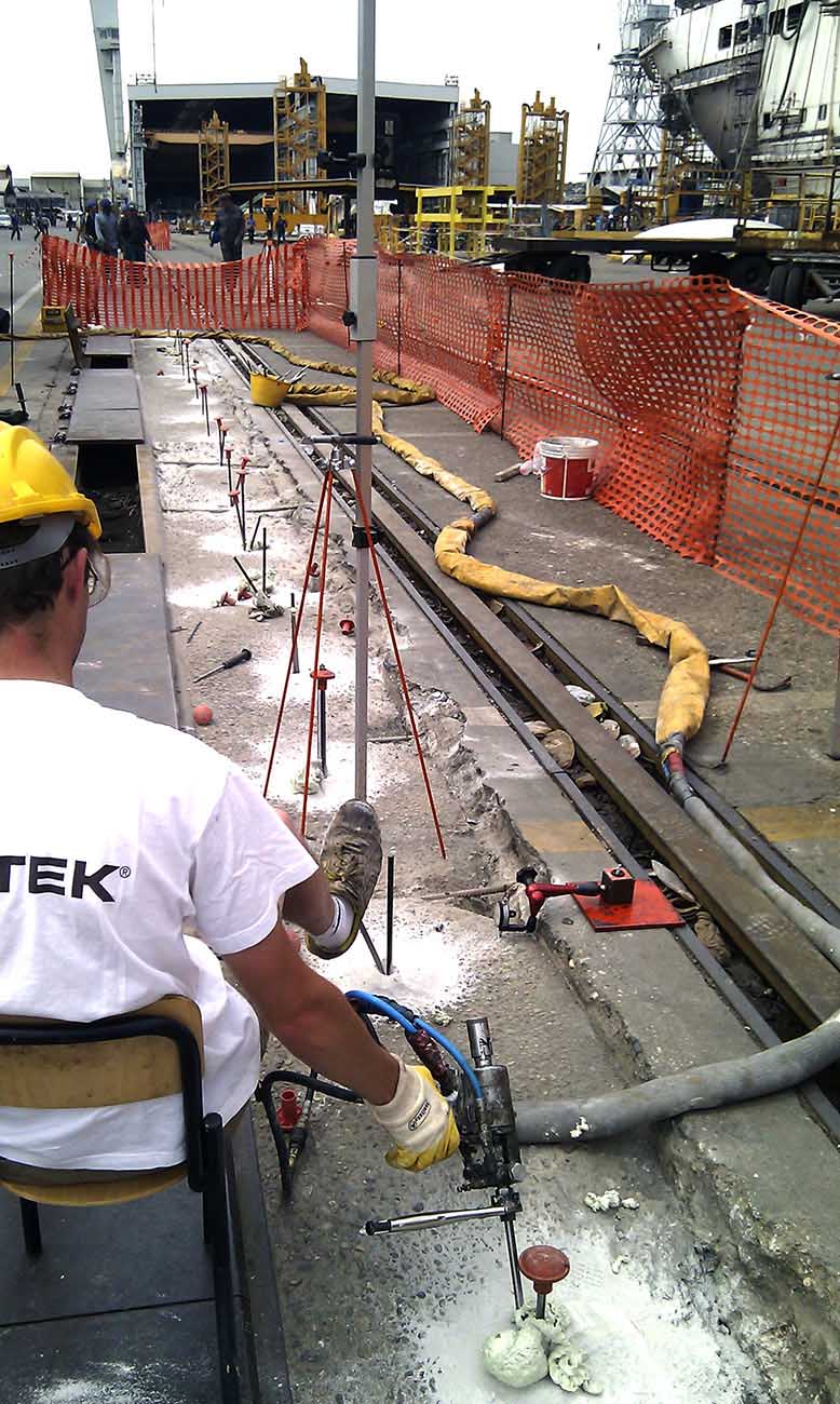 hundimiento-pavimentacion-astillero-grua