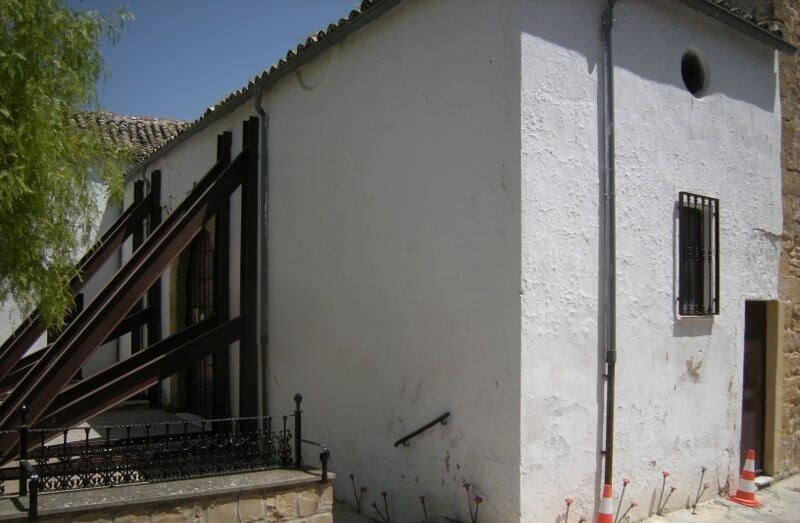 Fachada de la iglesia