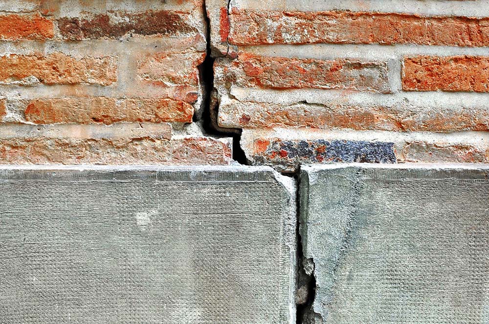 Defectos estructurales en un bloque de mampostería